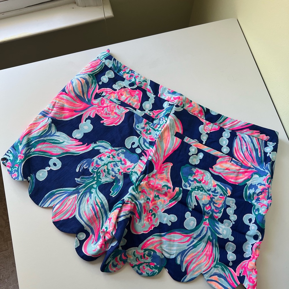 Like New Lilly Pulitzer Shorts Size 8 - Picture 2 of 4